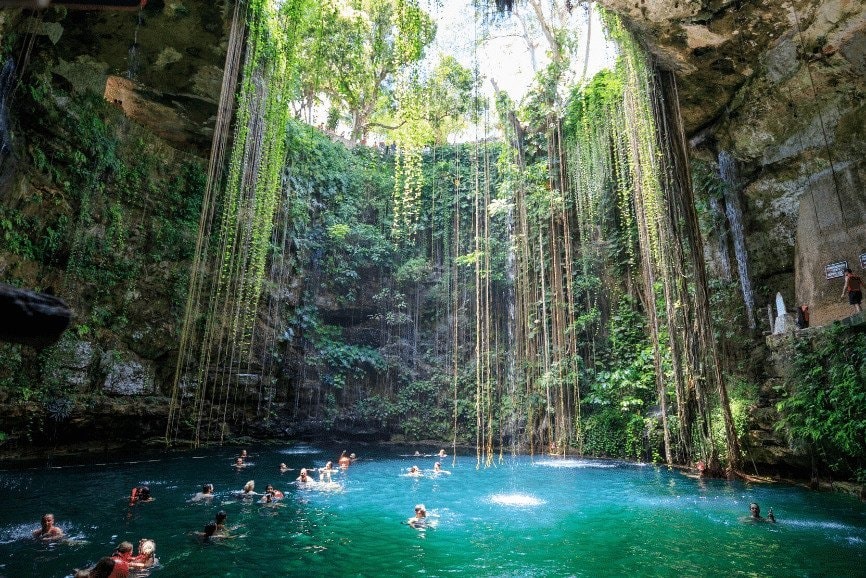 Swimming in Underground Caves of Tulum – Experience Chasers Travel Agency